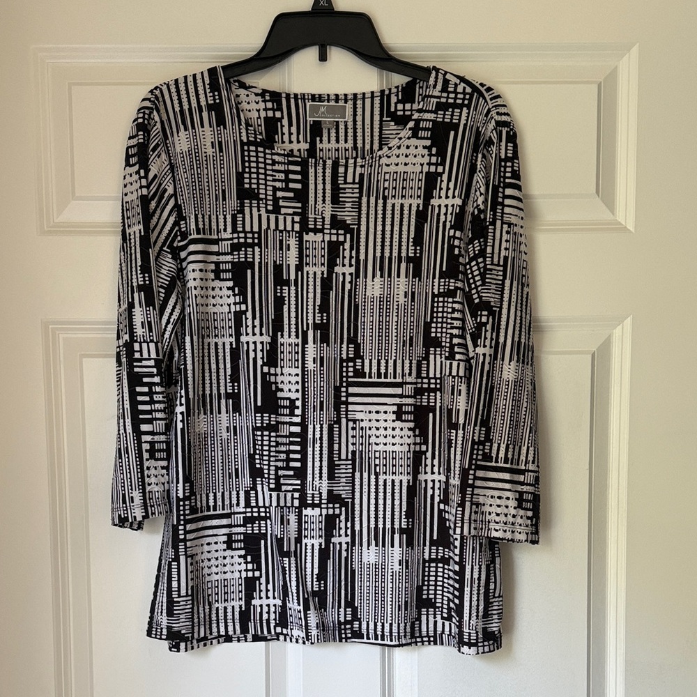 Black and White Geometric Women's Top